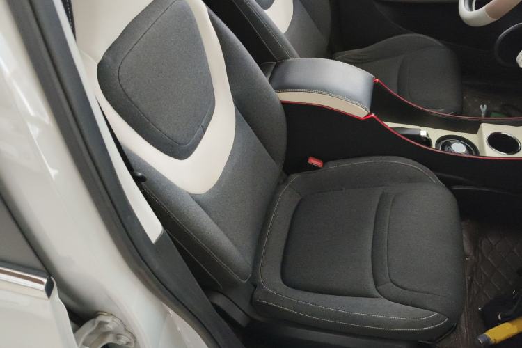 Used Wuling Bingo 2023 203km Light Edition Right Front Seat