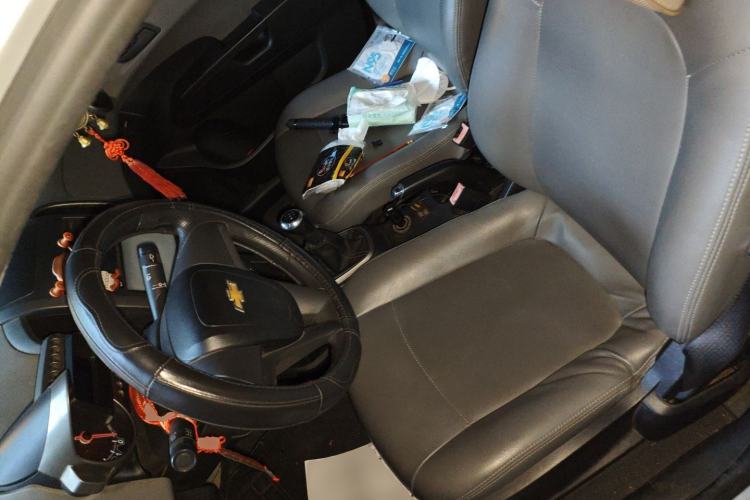 Used Chevrolet Aveo Sonic 2011 Sedan 1.4L MT SL
