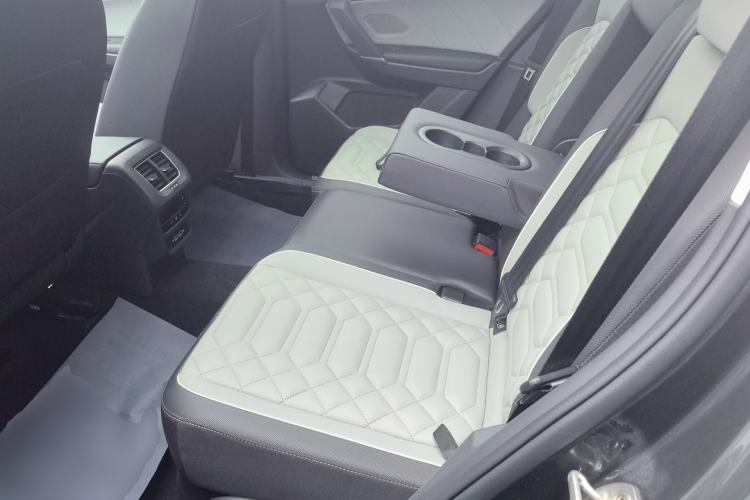 Used Volkswagen Tayron 2024 330TSI Two-Wheel Drive Luxury Plus Advanced Version Left Rear Seat