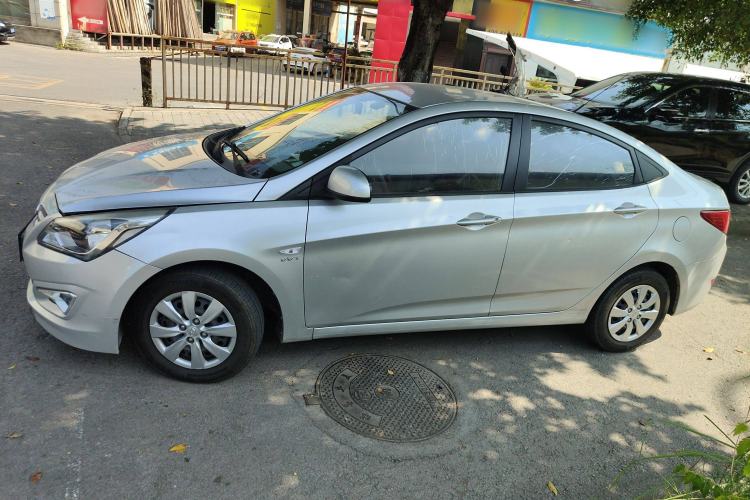 Used Hyundai Verna (older generation) 2014 1.4L Manual Smart GLS Trim