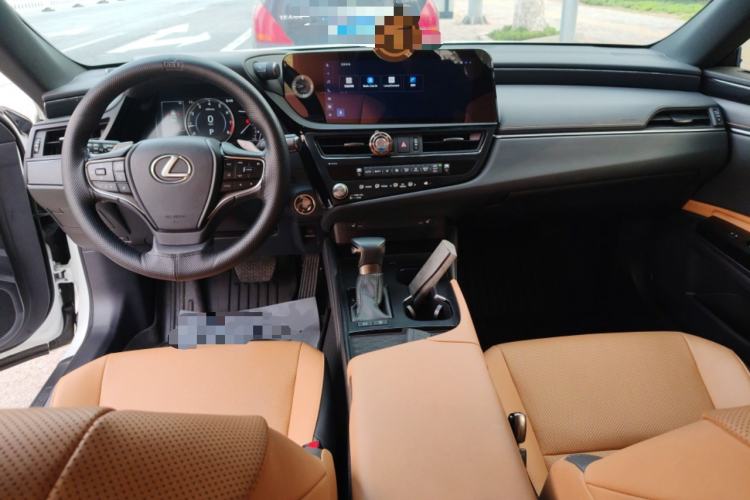 Used Lexus ES 2023 200 Excellence Edition Center Console