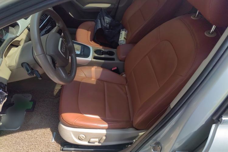 Used Audi A4L 2012 2.0 TFSI automatic standard version Left Front Seat