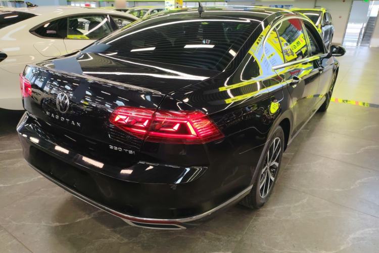 Used Volkswagen Magotan 2020 330TSI DSG Leading Model Rear Right 45 Deg