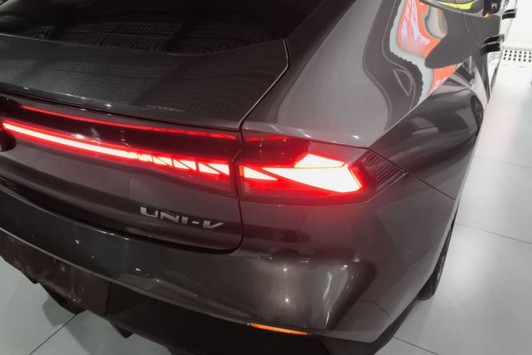 Used CHANGAN UNI-V 2022 1.5T Prestige Version