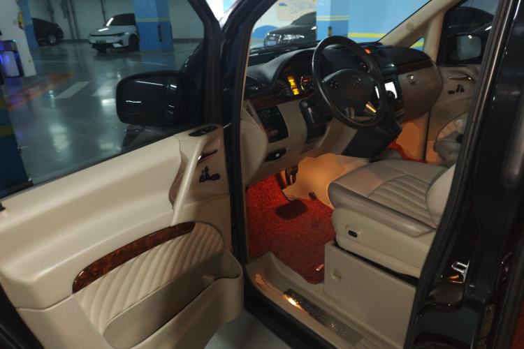 Used Mercedes-Benz Viano 2013 3.5L Haoci version Driver Seat