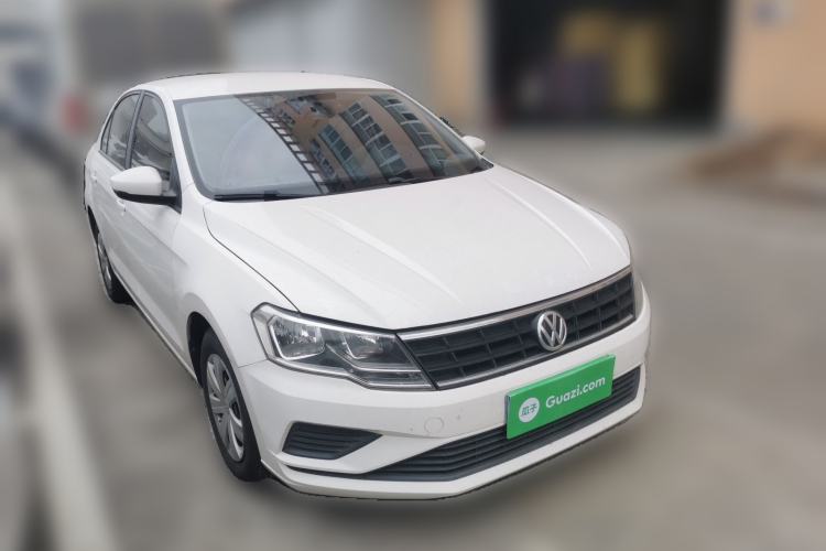 Used Volkswagen Jetta 2017 1.5L Manual Fashion Edition Front Right 45 Deg