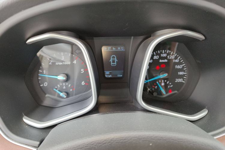 Used Zxauto Terralord 2018 2.5T Diesel Business Edition Two-Wheel Drive Comfort Configuration Standard Double Cabin SD4V25R-100
