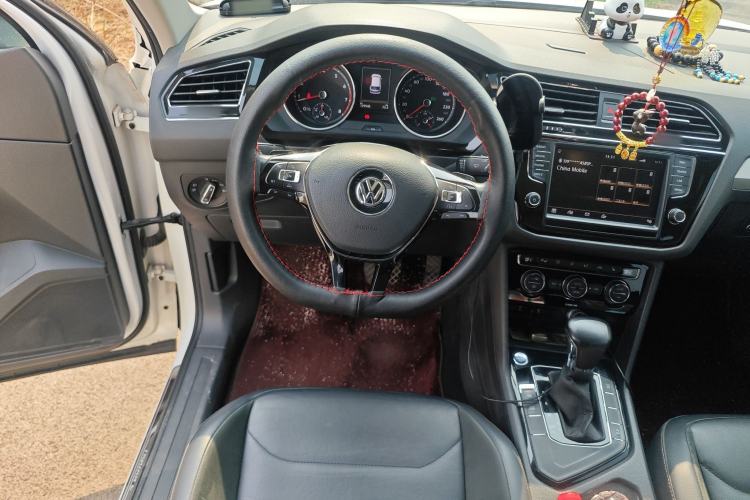 Used Volkswagen Tiguan L 2018 330TSI Automatic Two-Wheel Drive Luxury Edition Steering Wheel