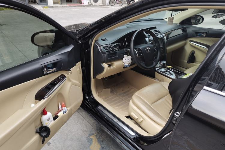 Used Toyota Camry 2015 Dual-Engine 2.5 HG Luxury Navigation Edition Driver Seat