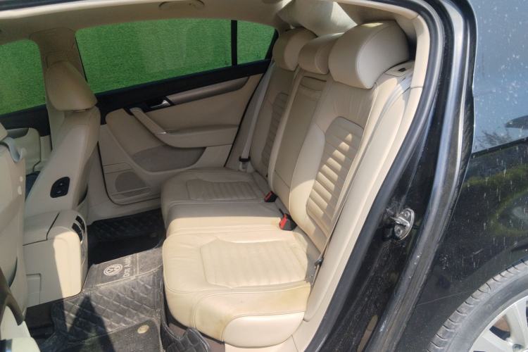 Used Volkswagen Magotan 2012 Revised Version 1.8TSI Leading Edition Left Rear Seat