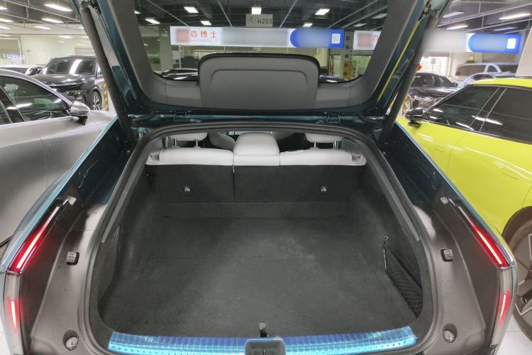 Used XPeng P7 2025 Model—750 All-Wheel-Drive High-Performance Ultra