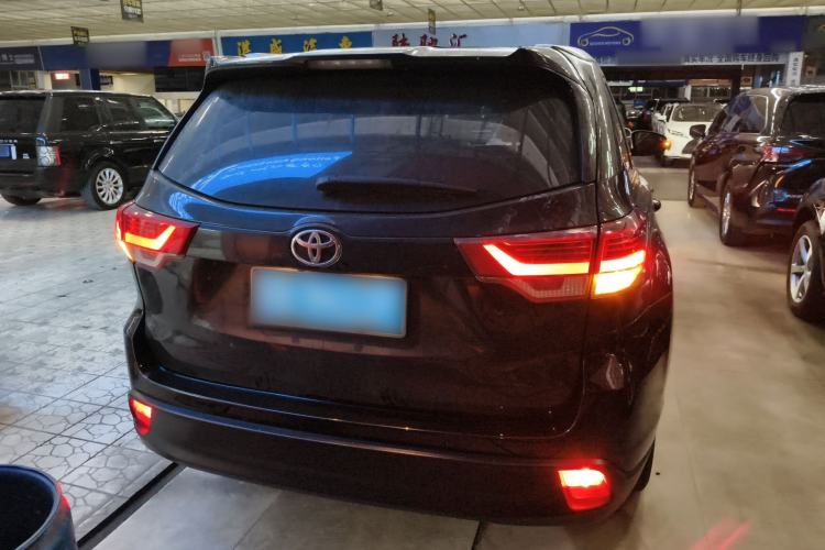 Used Toyota Highlander 2018 2.0T Four-Wheel Drive Luxury Version 7 Seats China VI Standard Rear