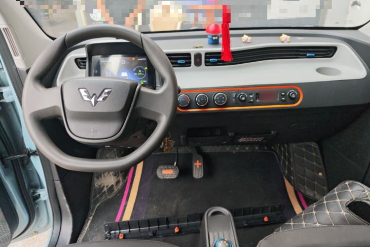 Used Wuling Hongguang MINIEV 2021 Macaron Premium Model – Lithium Iron Phosphate Center Console