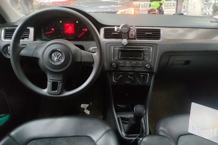 Used Volkswagen Santana 2015 1.6L Manual Comfort Edition Center Console