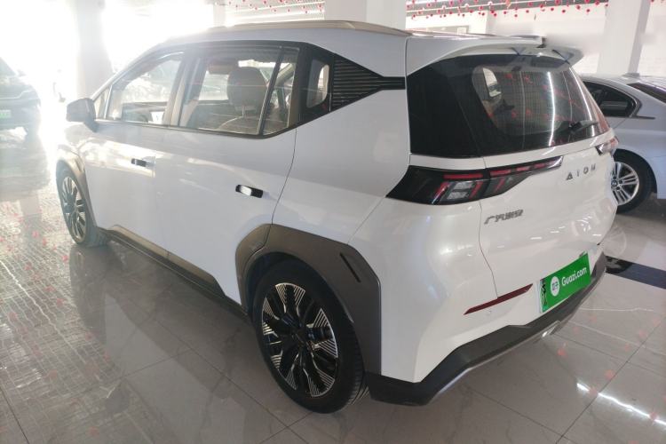 Used AION Y 2022 70 Tech Edition Lithium Iron Phosphate