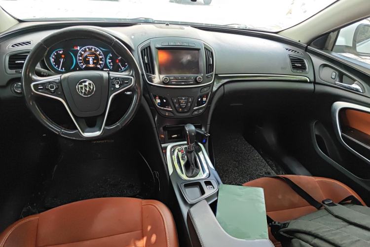 Used Buick Regal 2015 1.6T Elite Tech Model Center Console