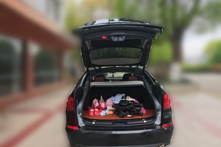 Used BMW 5 Series GT 2010 535i Leading Model Trunk