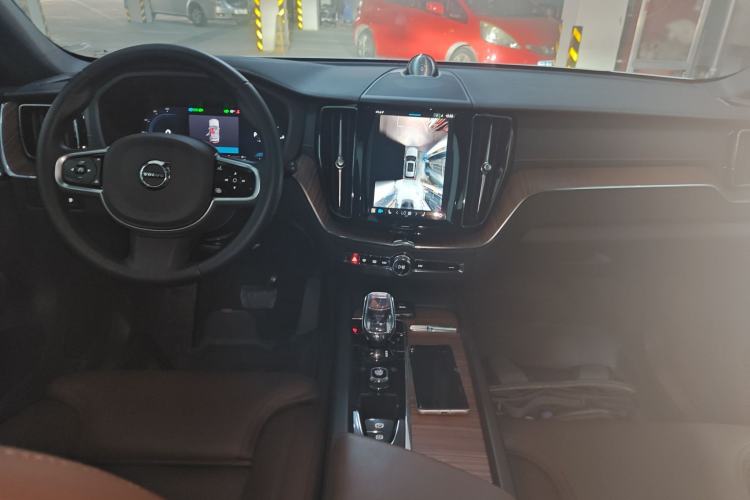 Used Volvo XC60 New Energy 2024 T8 Plug-in Hybrid Long-Range All-Wheel Drive Smart Luxury Edition