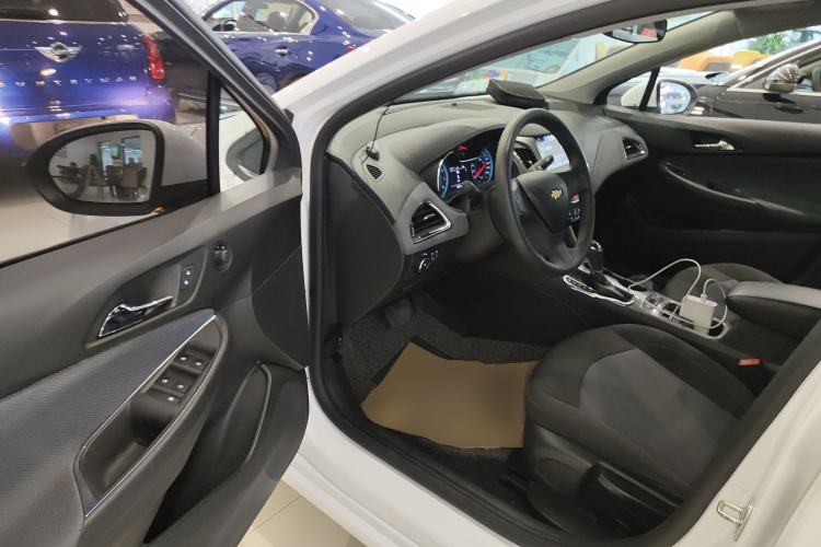 Used Chevrolet Cruze 2018 320 Automatic Pioneer Sunroof Edition