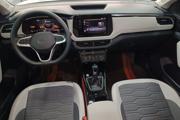 Used Volkswagen Tharu 2025 New Sharp 1.5L Ambitious Edition Center Console