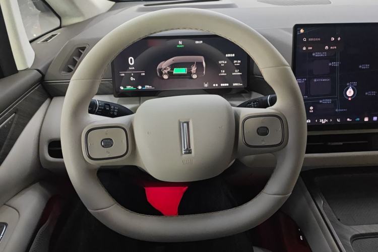 Used Wey Gaoshan 2025 Four-Wheel Drive Alpine 8 Steering Wheel