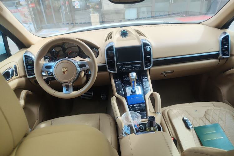 Used Porsche Cayenne 2014 Cayenne Platinum Edition 3.0T Center Console