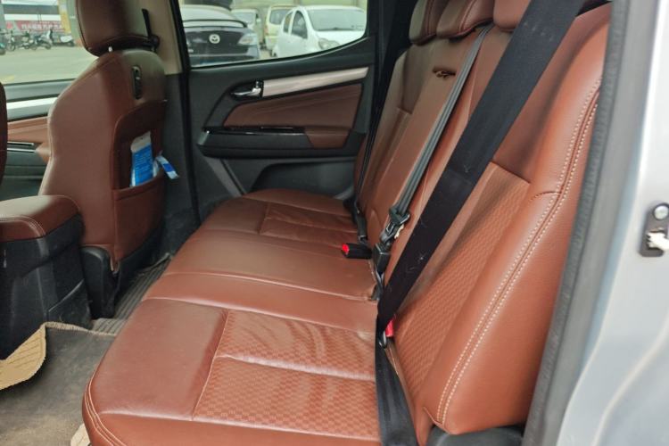 Used Isuzu D-MAX 2018 3.0T Four-Wheel Drive Automatic Ultra-Luxury Version 4JJ1-TC HI