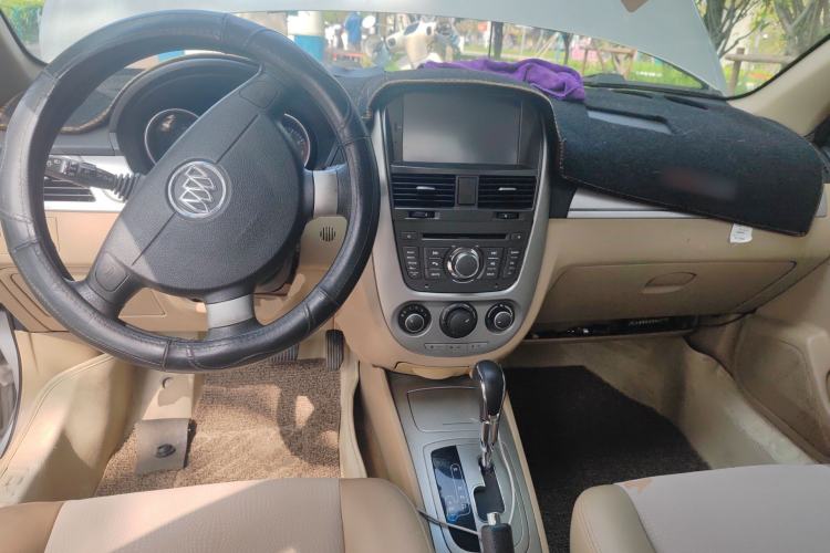 Used Buick Excelle 2013 1.5L Automatic Classic Model Center Console