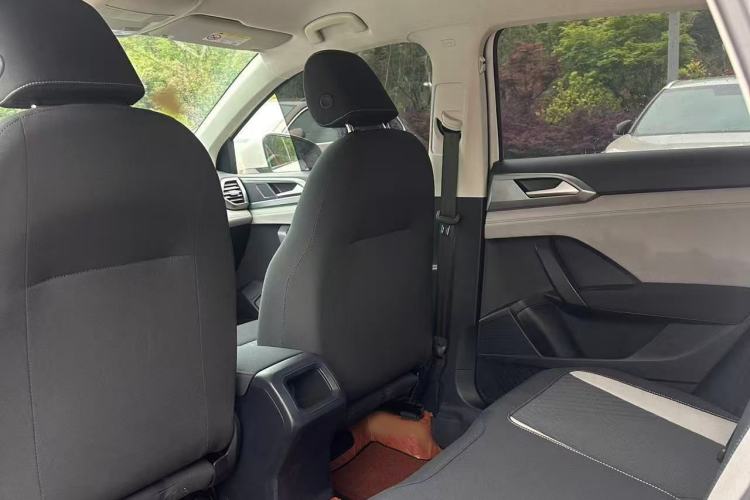 Used Volkswagen Tharu 2023 300TSI Two-Wheel-Drive Crescent Edition Interior 3