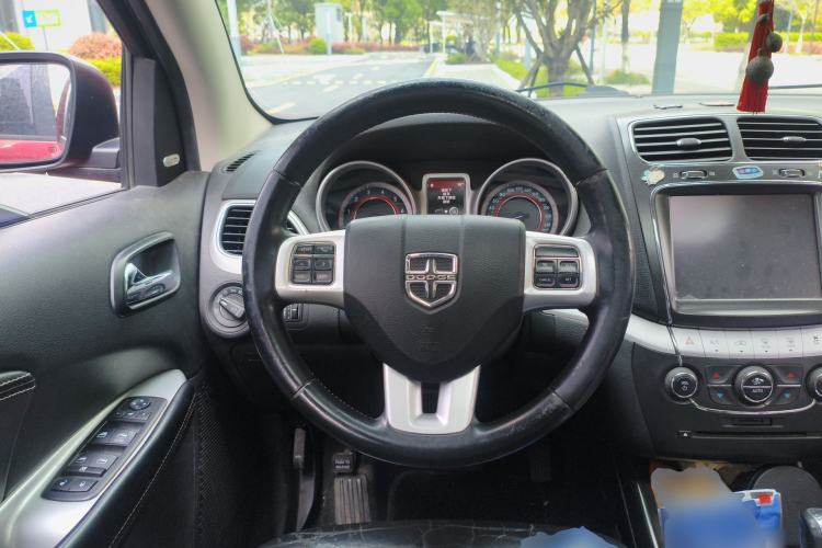 Used Dodge Journey 2013 2.4L Two-Wheel Drive Luxury Version