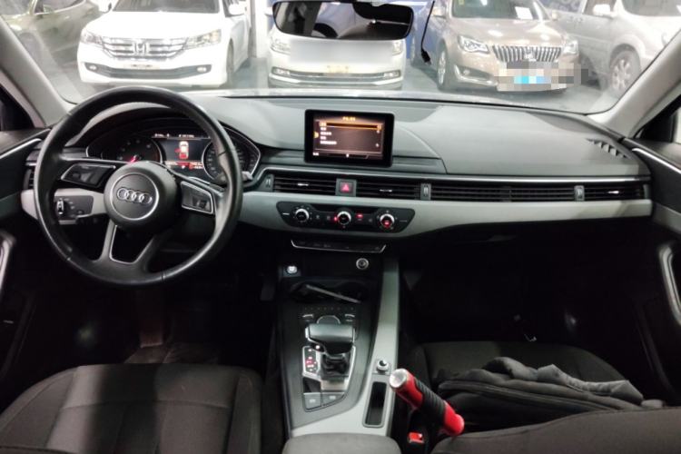 Used Audi A4L 2018 30th Anniversary Edition 40 TFSI Trendy Model Center Console