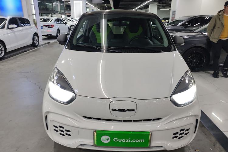 Used Roewe Clever 2021 302 km New Four-Seater Super-Efficient Version Front