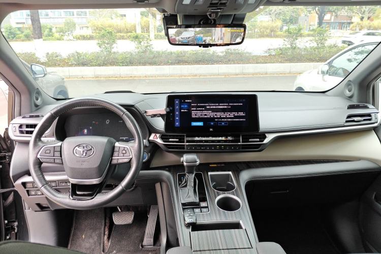 Used Toyota Granvia 2022 2.5L Hybrid Flagship Edition
