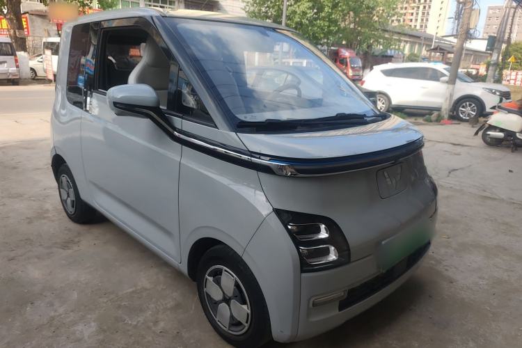 Used Wuling Air ev 2023 - Four Seats - Advanced Edition Front Right 45 Deg