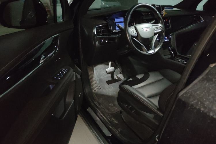 Used Cadillac XT6 2022 2.0T Six-Seater Two-Wheel-Drive Luxury Version
