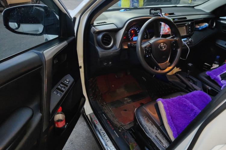 Used Toyota RAV4 2013 2.0L CVT Four-Wheel Drive Fashion Edition