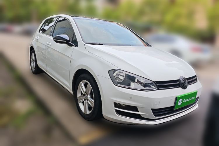 Used Volkswagen Golf 2017 1.6L Automatic Comfort Million-Vehicle Anniversary Edition Front Right 45 Deg