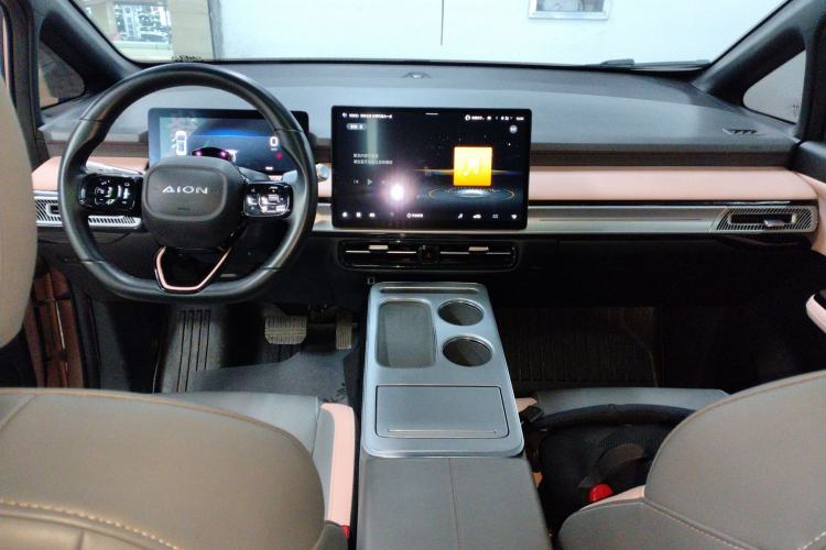 Used AION Y 2022 Plus 70 Tech Edition
