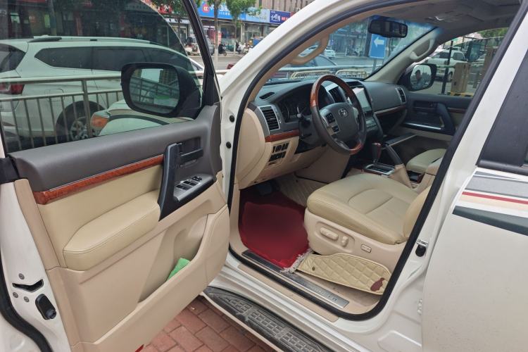 Used Toyota Land Cruiser 2015 4.6L V8 Middle East Limited Edition