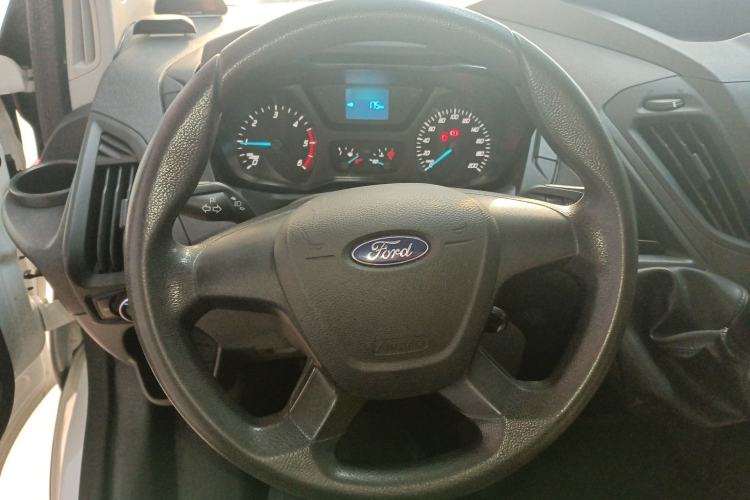 Used Ford Transit 2017 2.0T Diesel Multi-Purpose Commercial Vehicle Short Wheelbase Low Roof China V Standard
