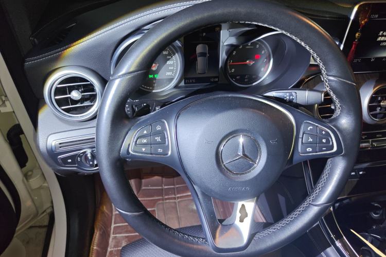 Used Mercedes-Benz GLC 2019 GLC 260 4MATIC Dynamic Edition Steering Wheel