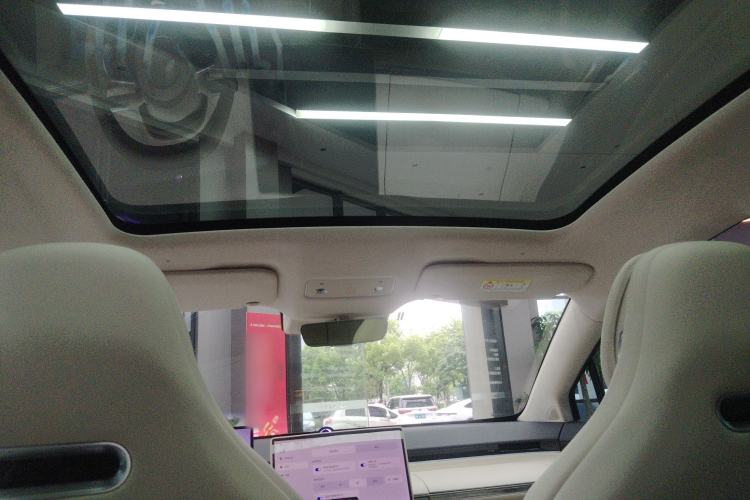 Used Hima Luxeed R7 2024 All-Electric 802 km Max Headliner