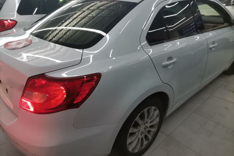 Used Suzuki Kizashi 2011 2.4L Two-Wheel Drive CVT Standard Edition