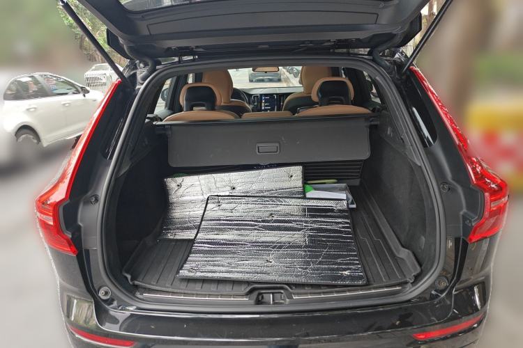 Used Volvo XC60 2019 T5 4x4 Smart Edition China VI Standard Trunk