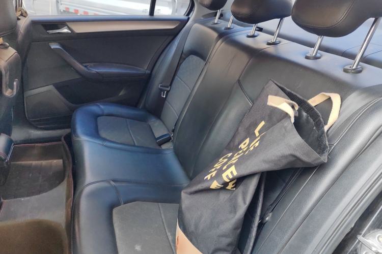 Used Volkswagen Santana 2015 1.6L Manual Comfort Edition Left Rear Seat