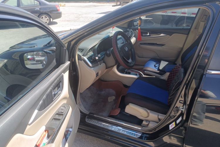 Used Honda Crider 2013 1.8L automatic luxury edition
