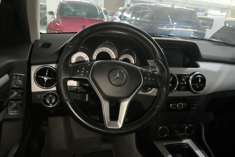 Used Mercedes-Benz GLK-Class 2013 GLK 300 4MATIC Dynamic Sunroof Model
