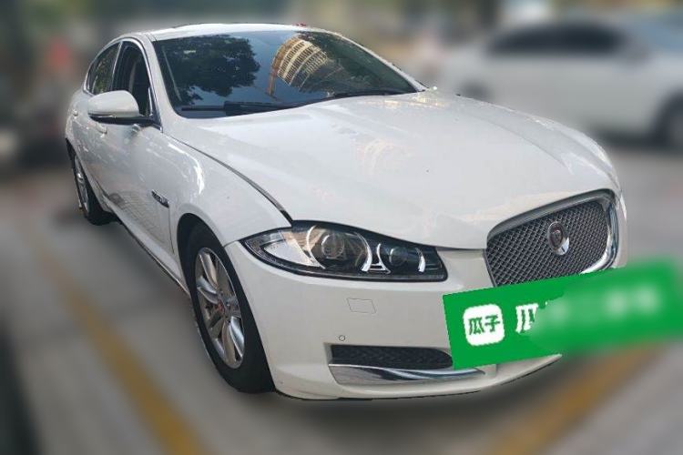 Used Jaguar XF 2015 XF 2.0T Prestige Edition Front Right 45 Deg