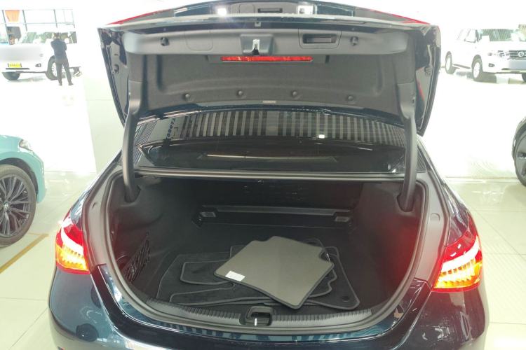 Used Mercedes-Benz C-Class 2024 Second Facelift C 260 L Starry Night Sport Edition Trunk