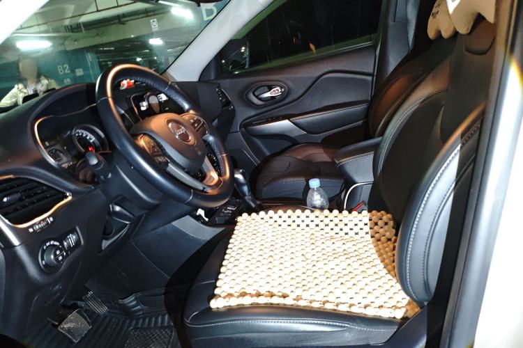 Used Jeep Cherokee 2019 2.0T Two-Wheel Drive Smart Enjoyment Version China VI